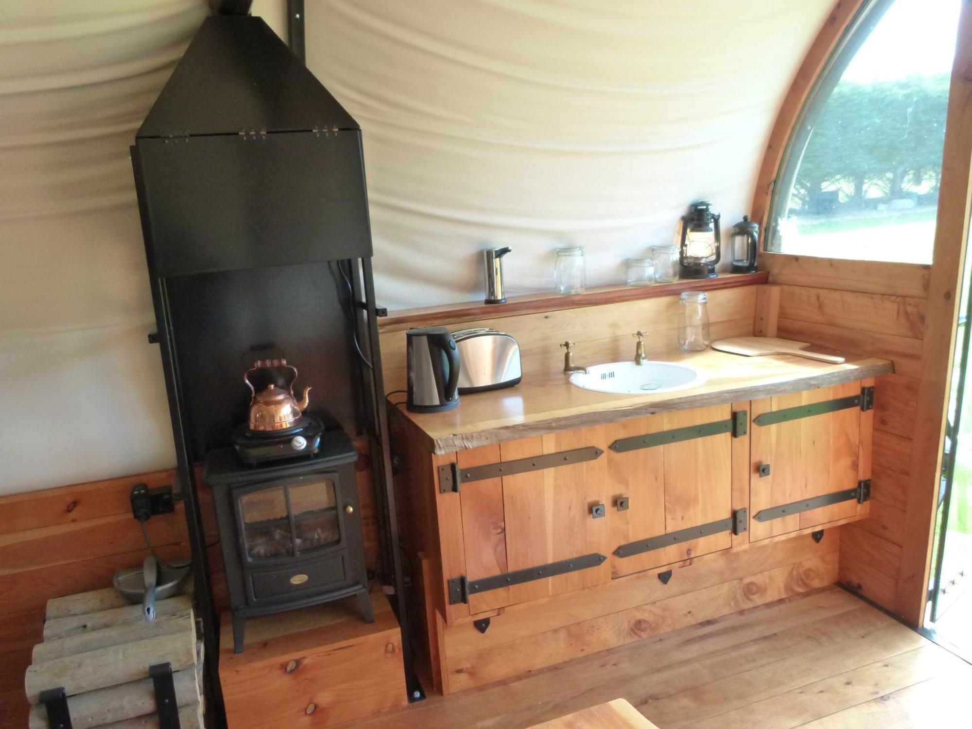 קאיקורה Wacky Stays - Unique Farm-Stay Glamping Rentals, Free Animal Feeding Tours מראה חיצוני תמונה