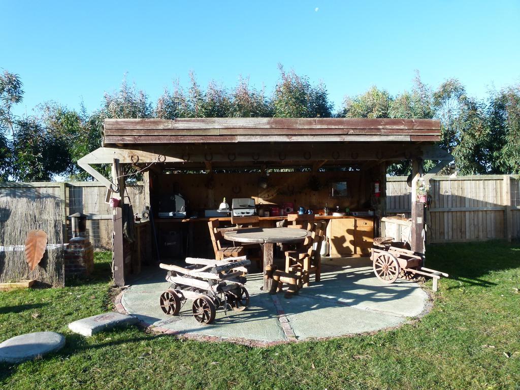 קאיקורה Wacky Stays - Unique Farm-Stay Glamping Rentals, Free Animal Feeding Tours מראה חיצוני תמונה