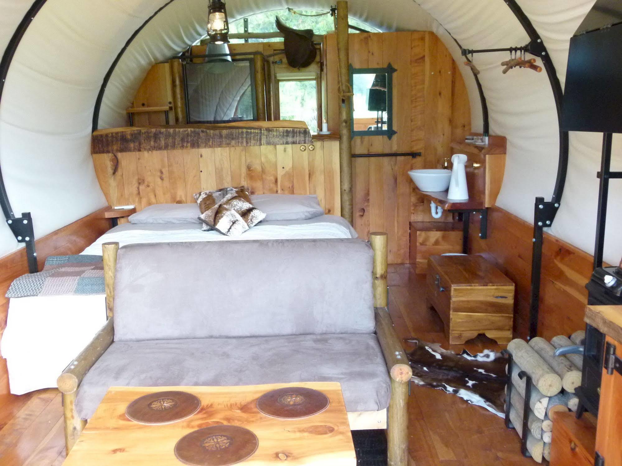 קאיקורה Wacky Stays - Unique Farm-Stay Glamping Rentals, Free Animal Feeding Tours מראה חיצוני תמונה