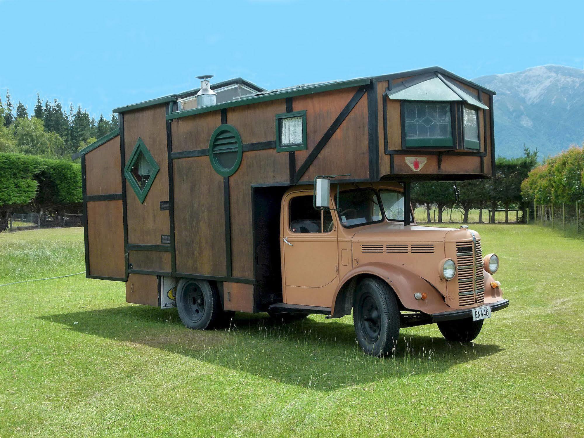 קאיקורה Wacky Stays - Unique Farm-Stay Glamping Rentals, Free Animal Feeding Tours מראה חיצוני תמונה